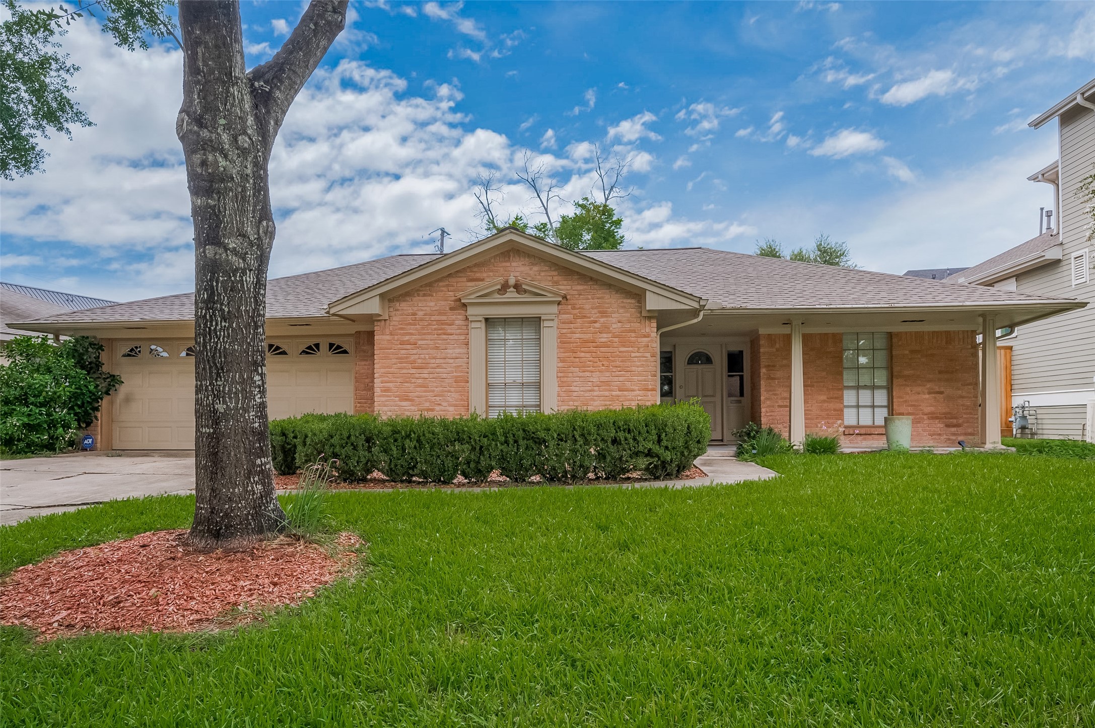 6220 Queenswood Lane Houston TX 77008