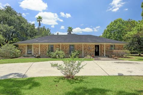 402 Sedora Drive Friendswood TX 77546
