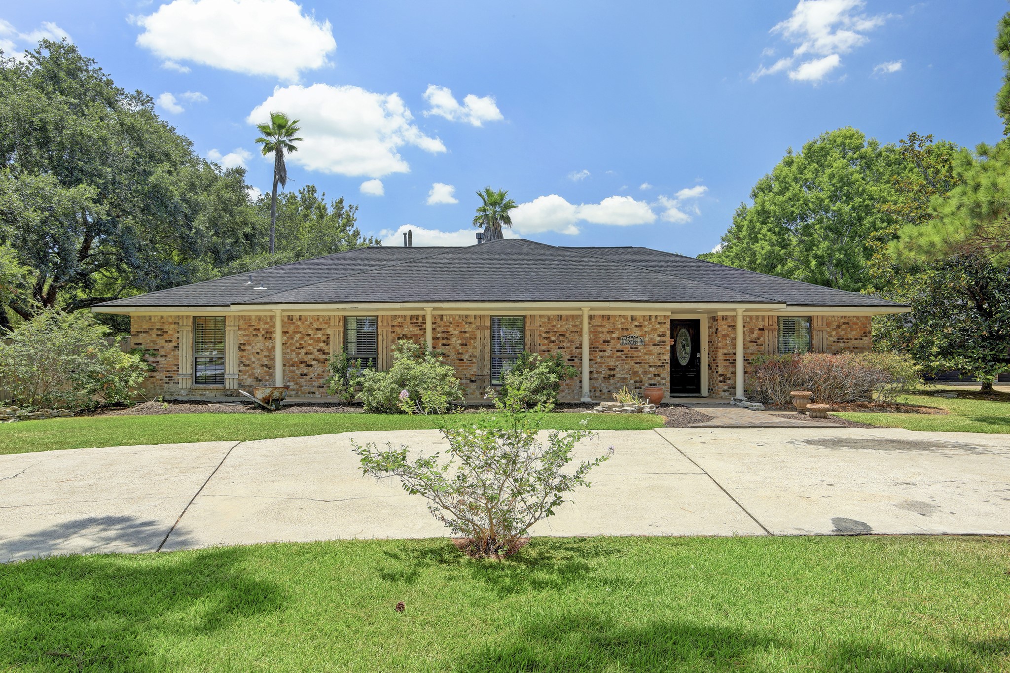 402 Sedora Drive Friendswood TX 77546