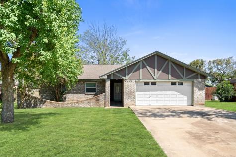 123 Ironwood Street Lake Jackson TX 77566