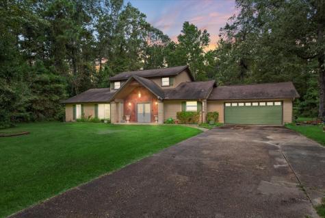 206 Dogwood New Caney TX 77357