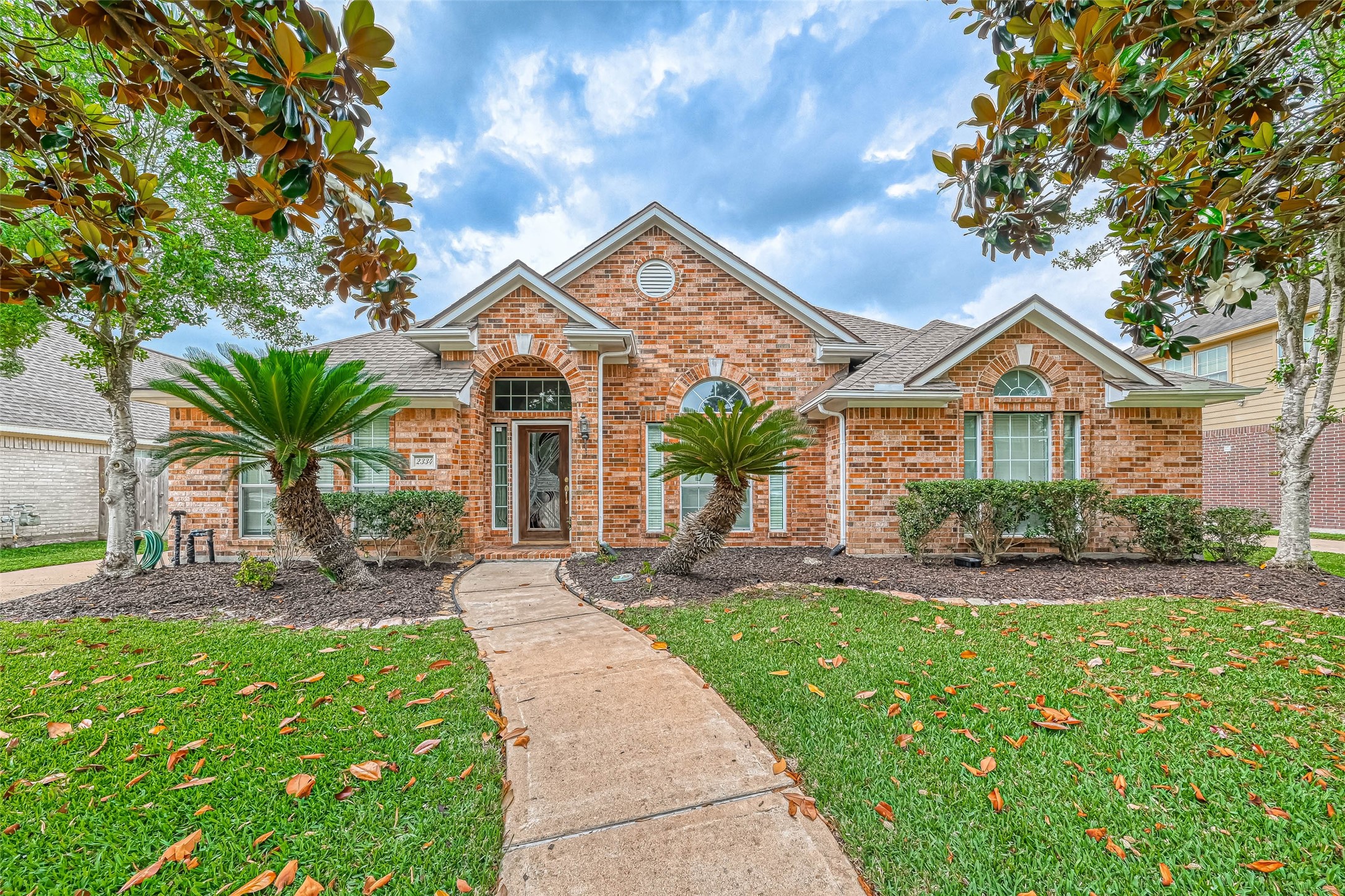2334 N Lake Front Drive League City TX 77573