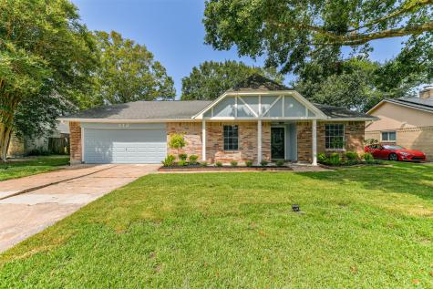 312 Inwood Drive Friendswood TX 77546