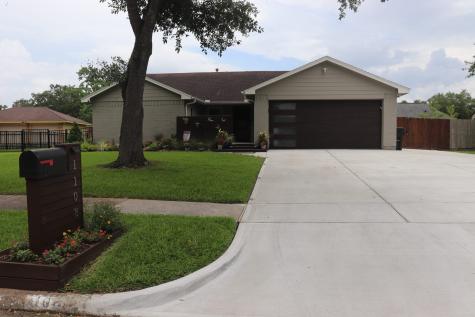 1108 Tipperary Avenue Friendswood TX 77546