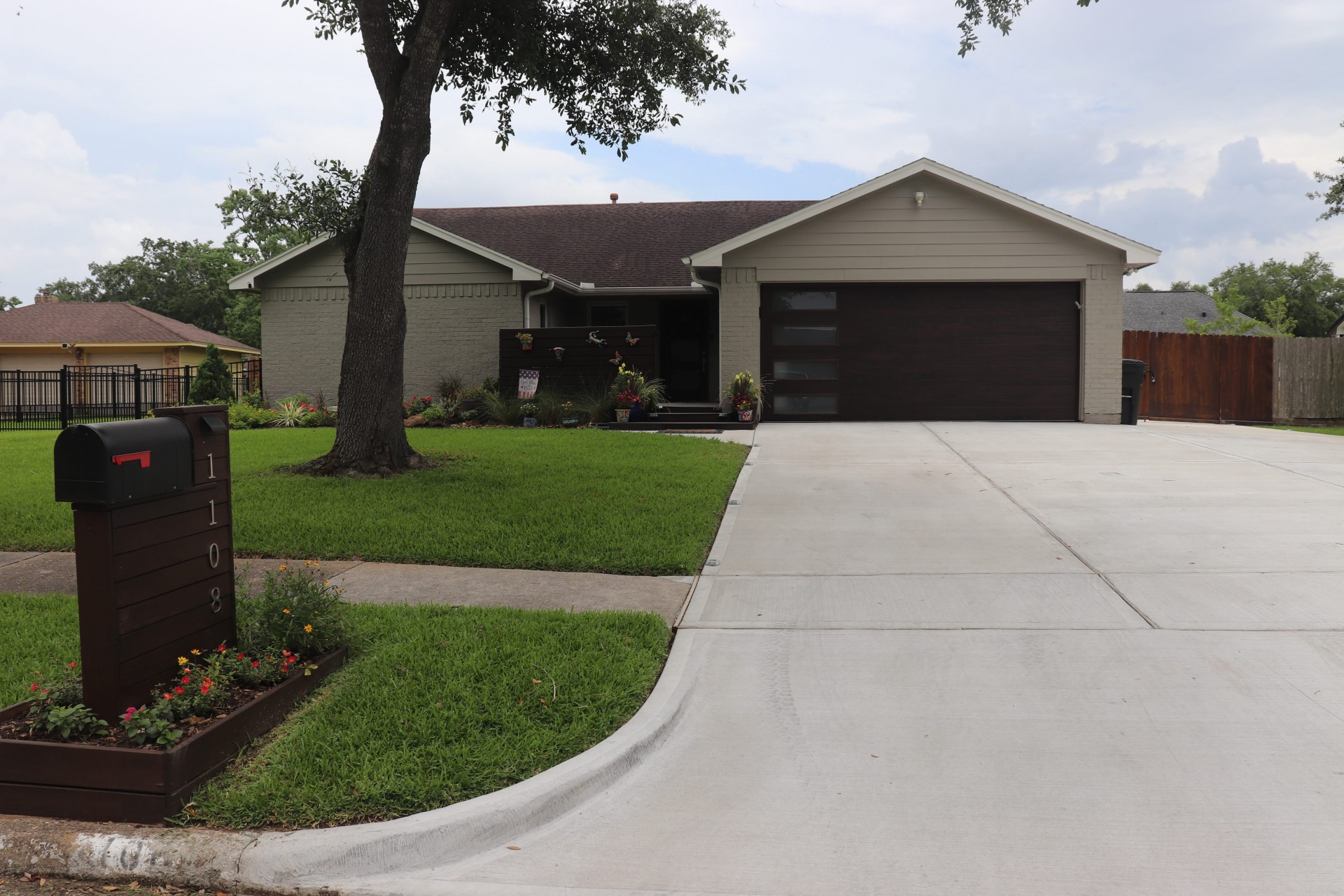1108 Tipperary Avenue Friendswood TX 77546