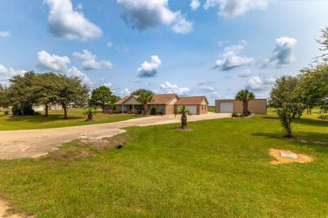 1812 Settlers Court Drive Sealy TX 77474
