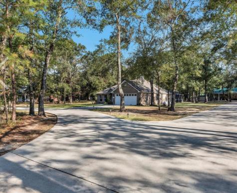 27414 Fairway Oaks Drive Huffman TX 77336