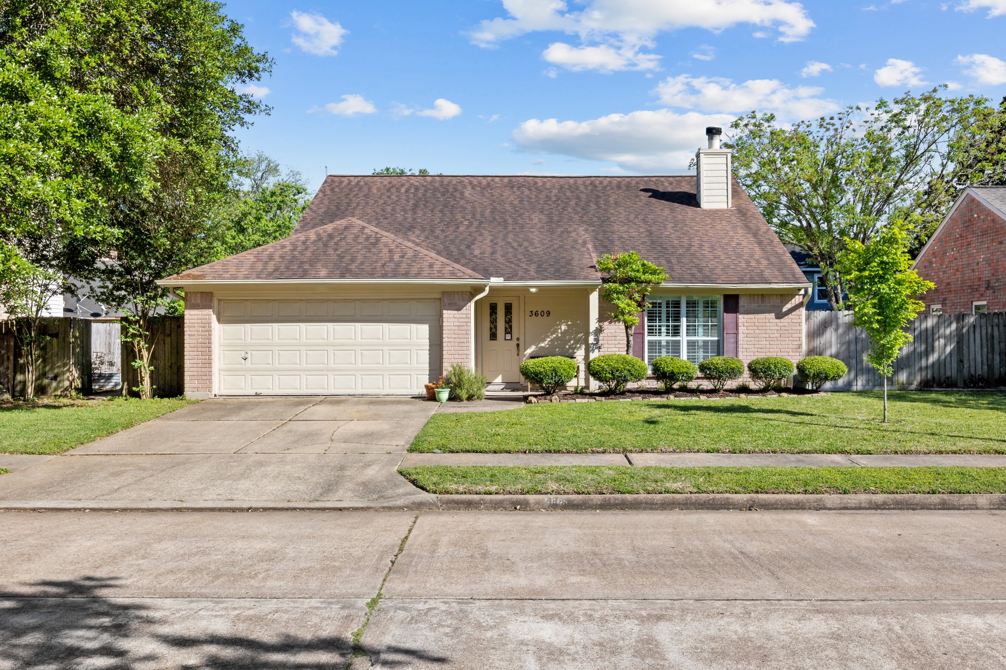 3609 Helen Lane Pearland TX 77581