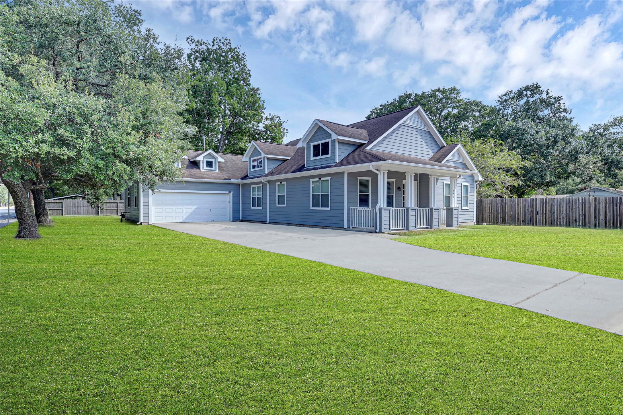 728 W Dumble Street Alvin TX 77511