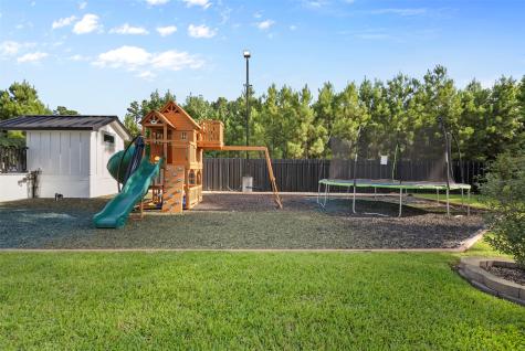 12 County Road 3558 Cleveland TX 77327