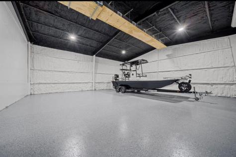 12 County Road 3558 Cleveland TX 77327
