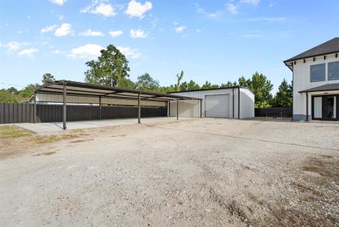 12 County Road 3558 Cleveland TX 77327