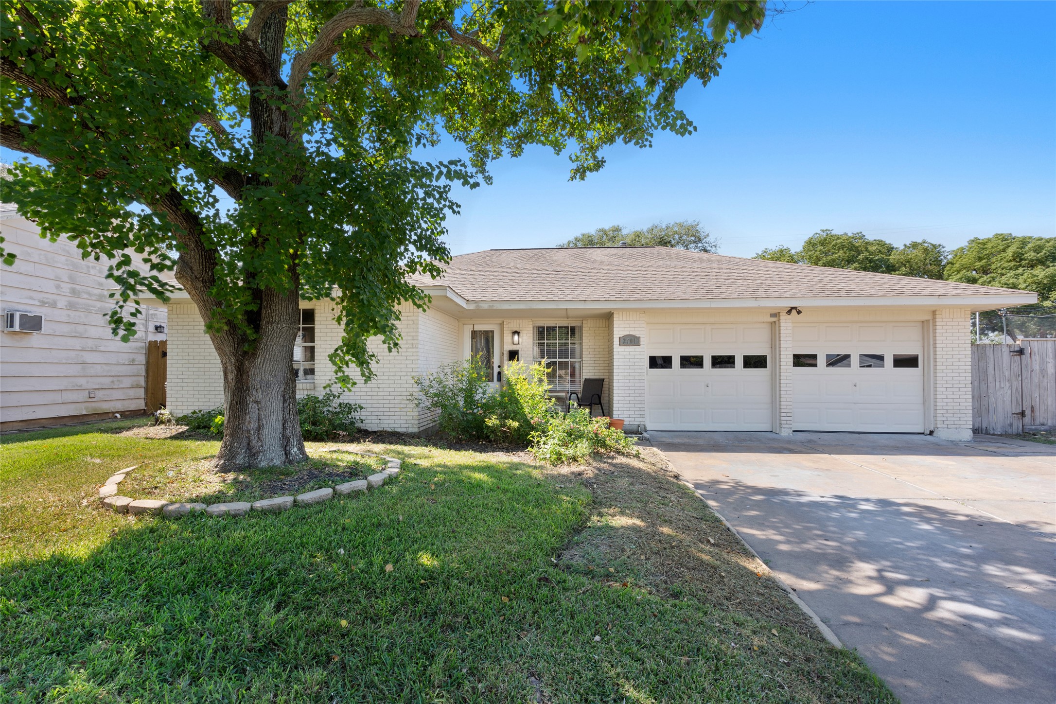 2701 Pine Street Galveston TX 77551