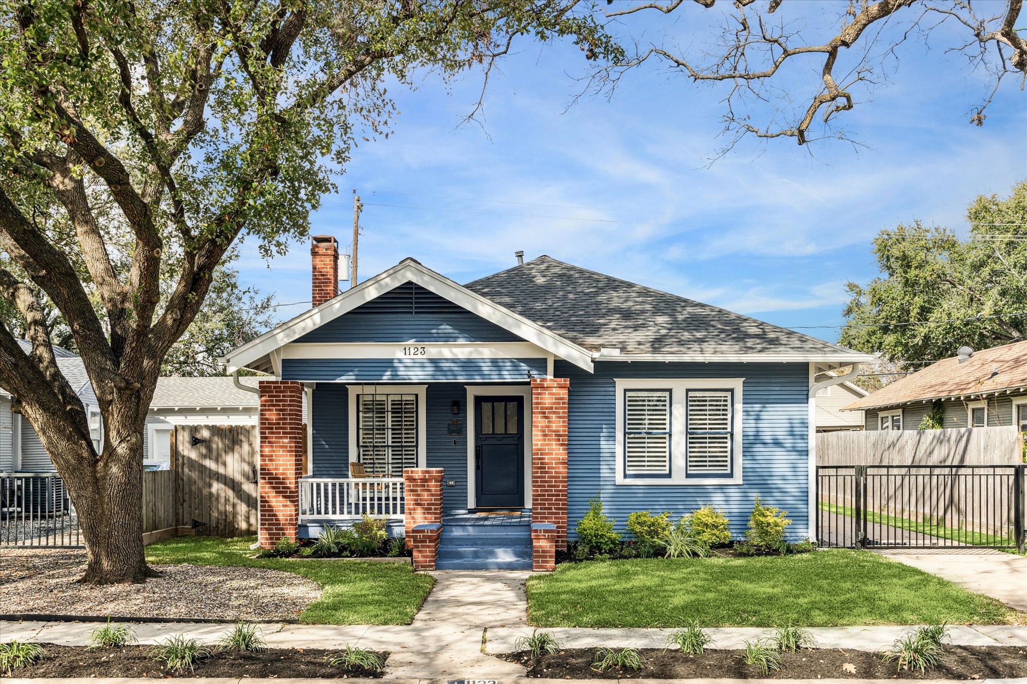 1123 W Cottage Street Houston TX 77009