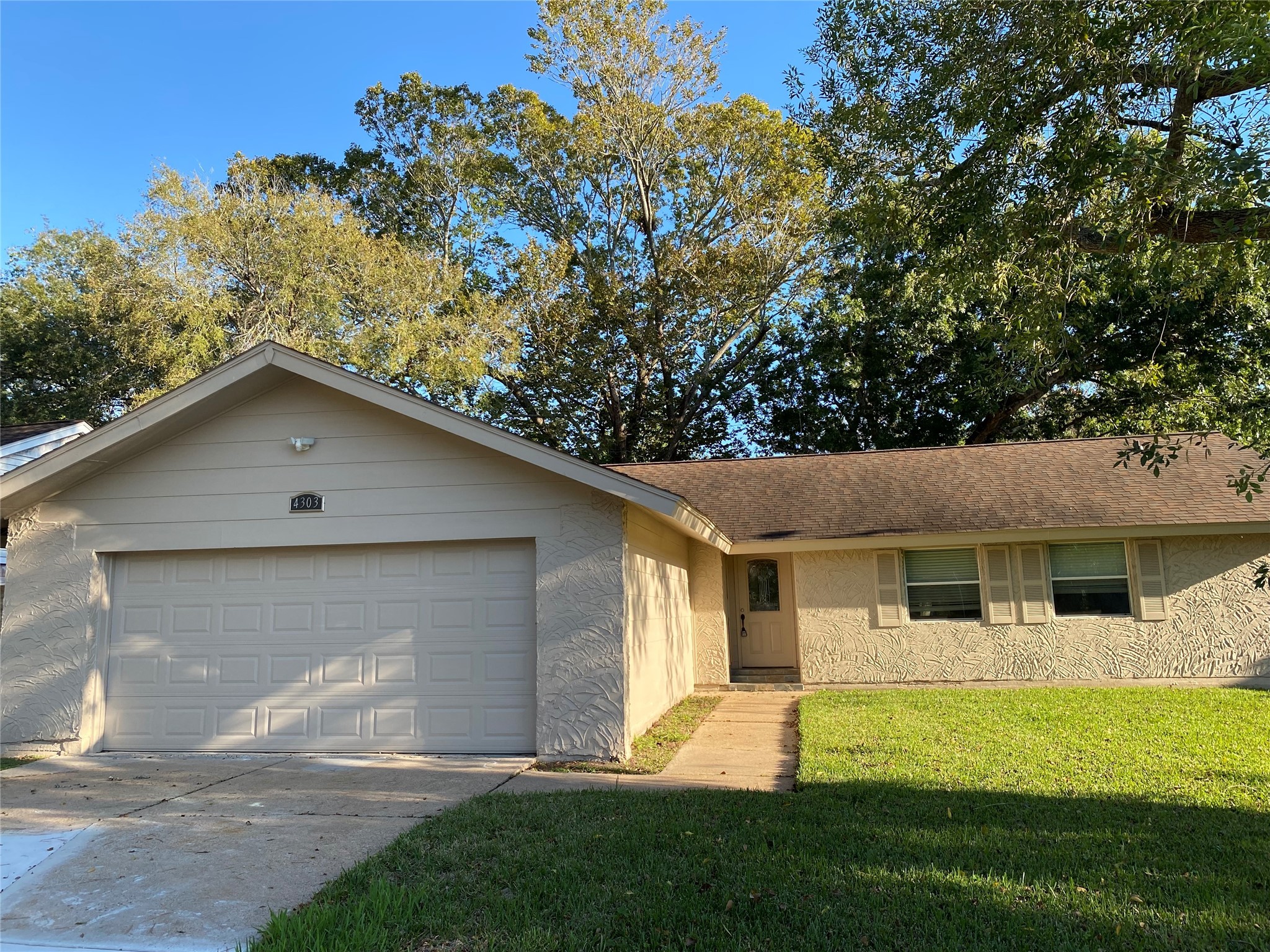 4303 Ravine Drive Friendswood TX 77546