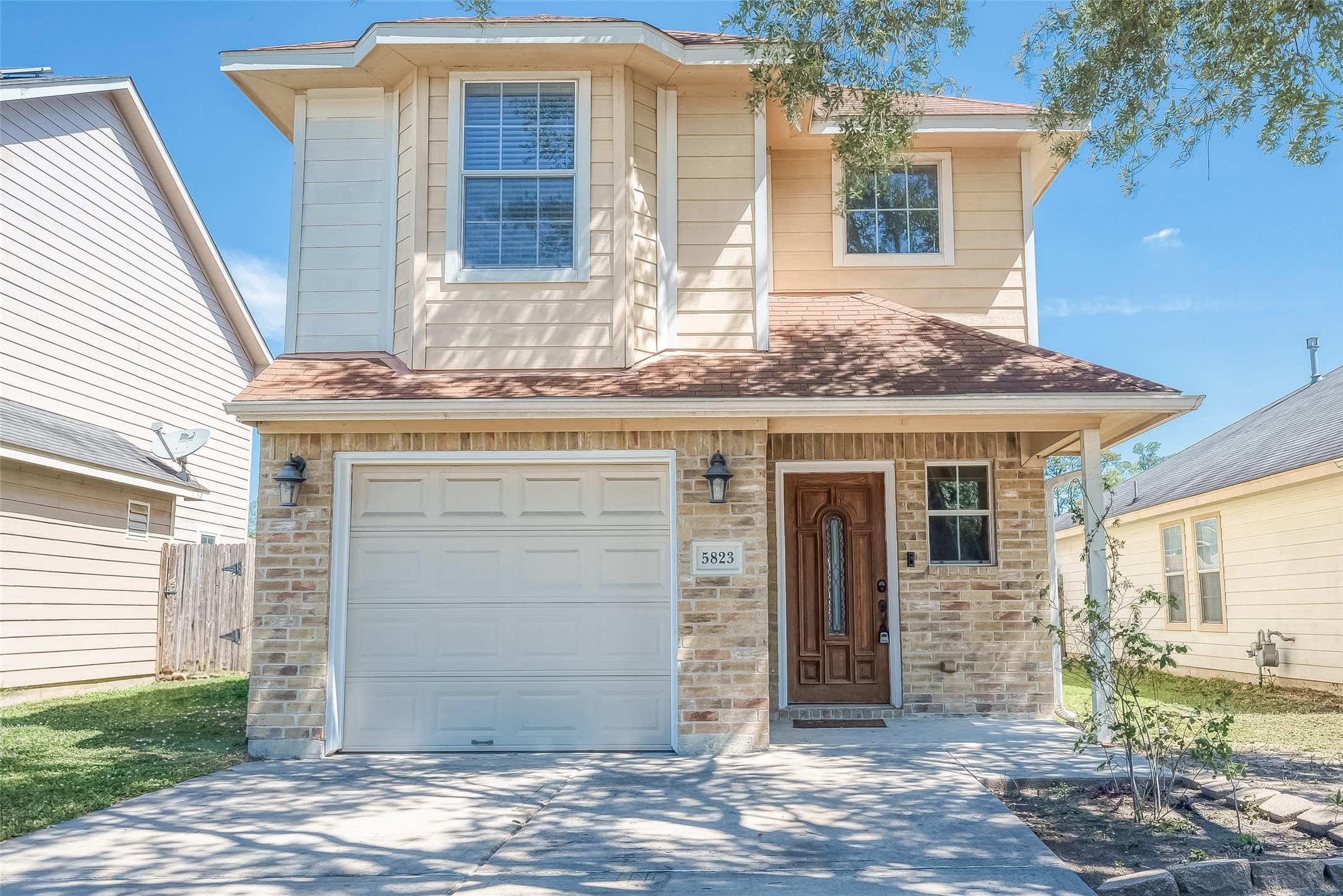 5823 Darlington Oak Street Houston TX 77016