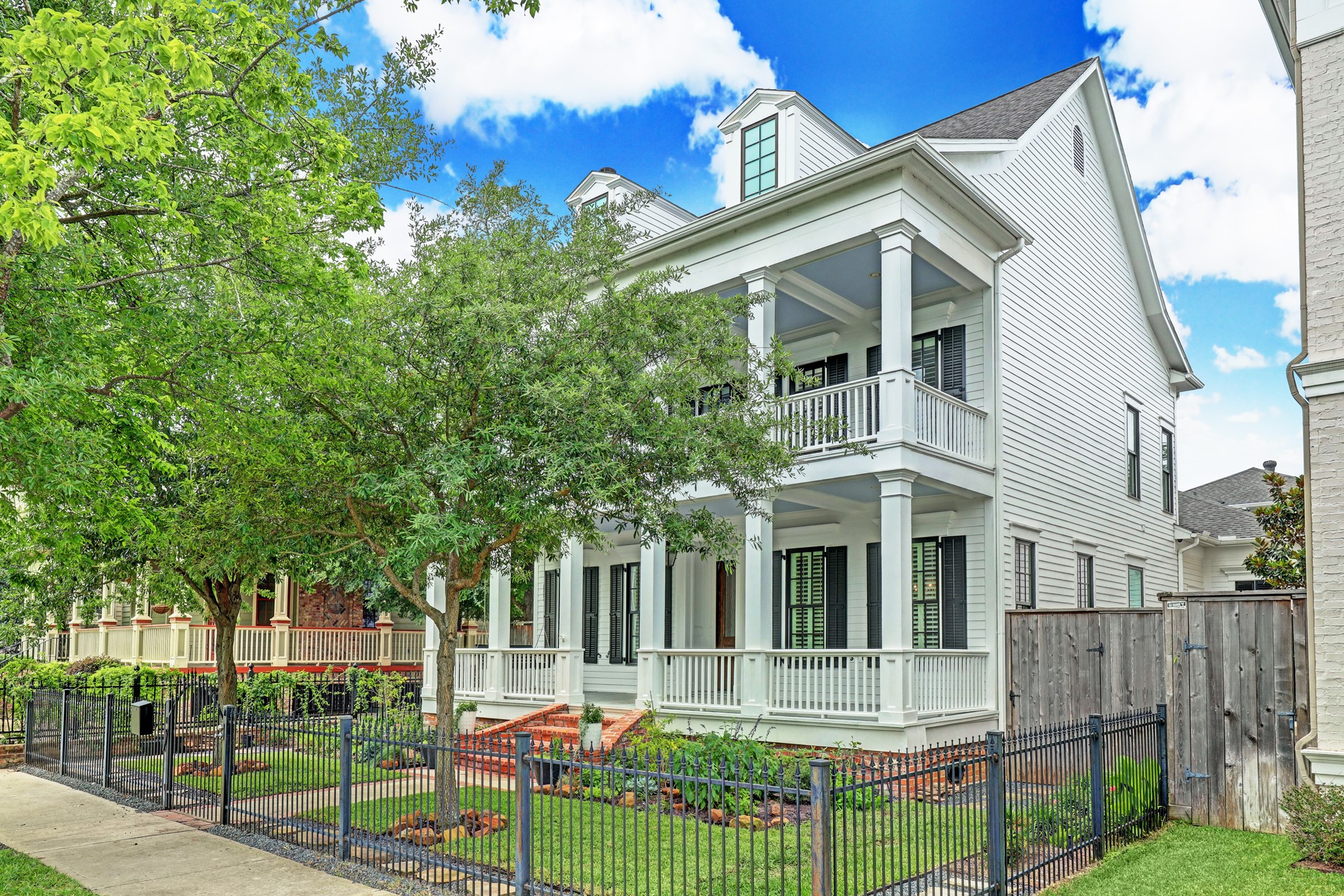 833 Waverly Street Houston TX 77007