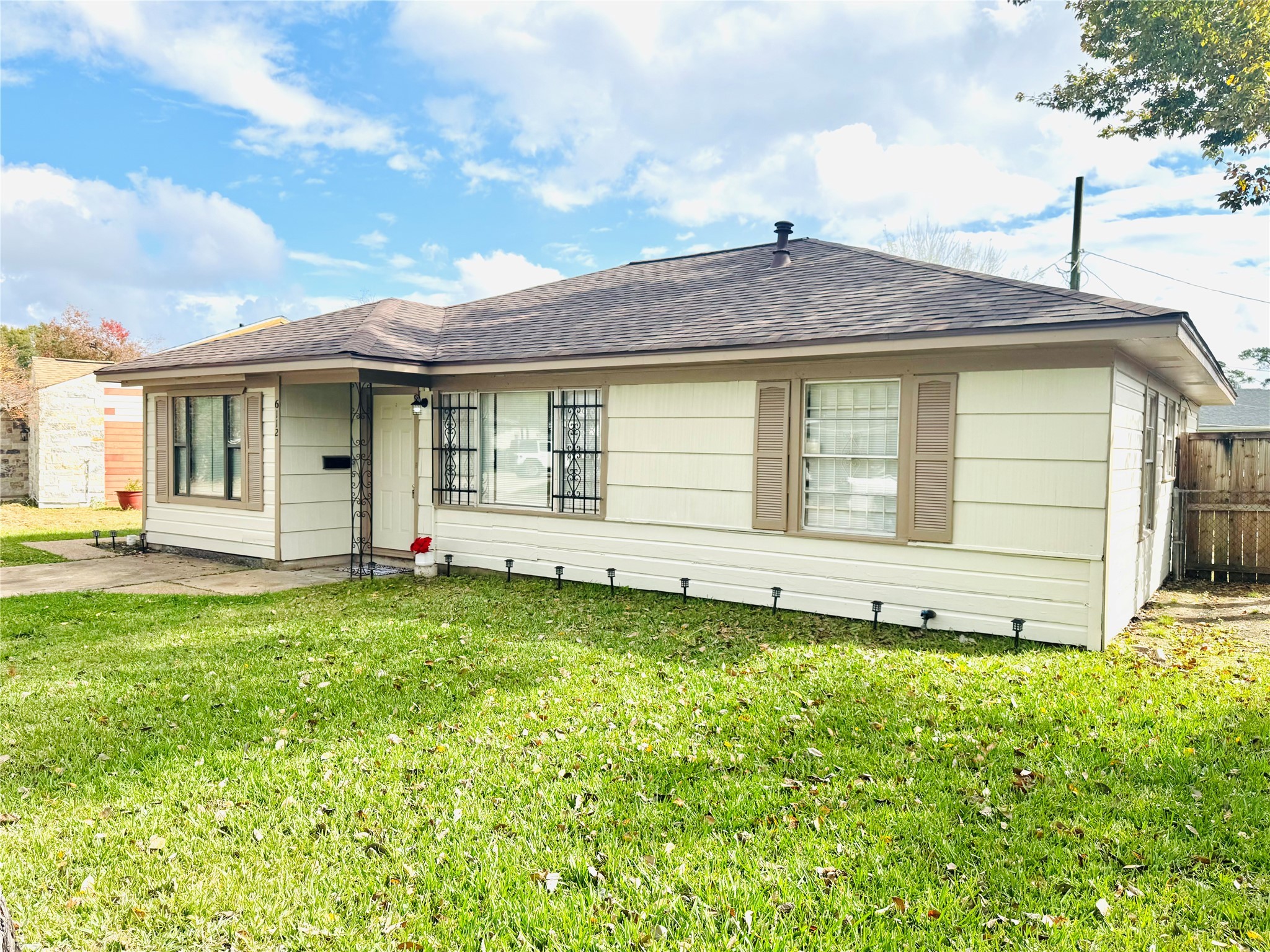 6112 Pineway Boulevard Houston TX 77023