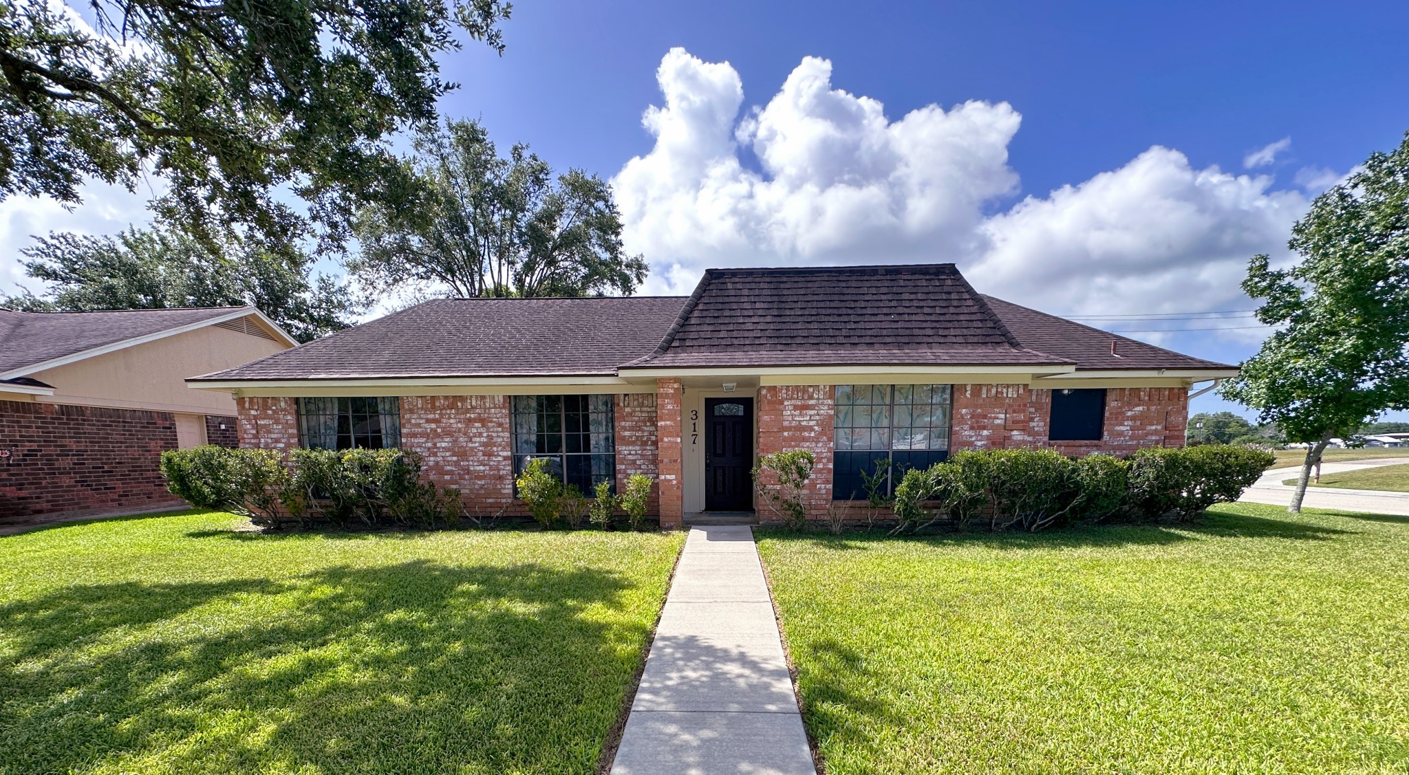 317 S Yaupon Street Lake Jackson TX 77566