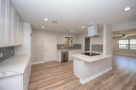 700 Briargrove Drive Alvin TX 77511
