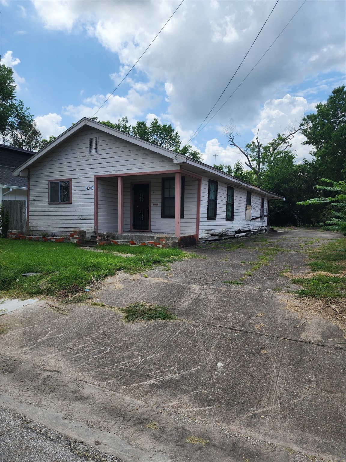408 E 33rd Street Houston TX 77018