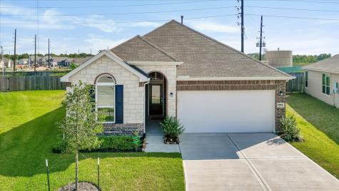 2003 Domeniko Drive Fresno TX 77545