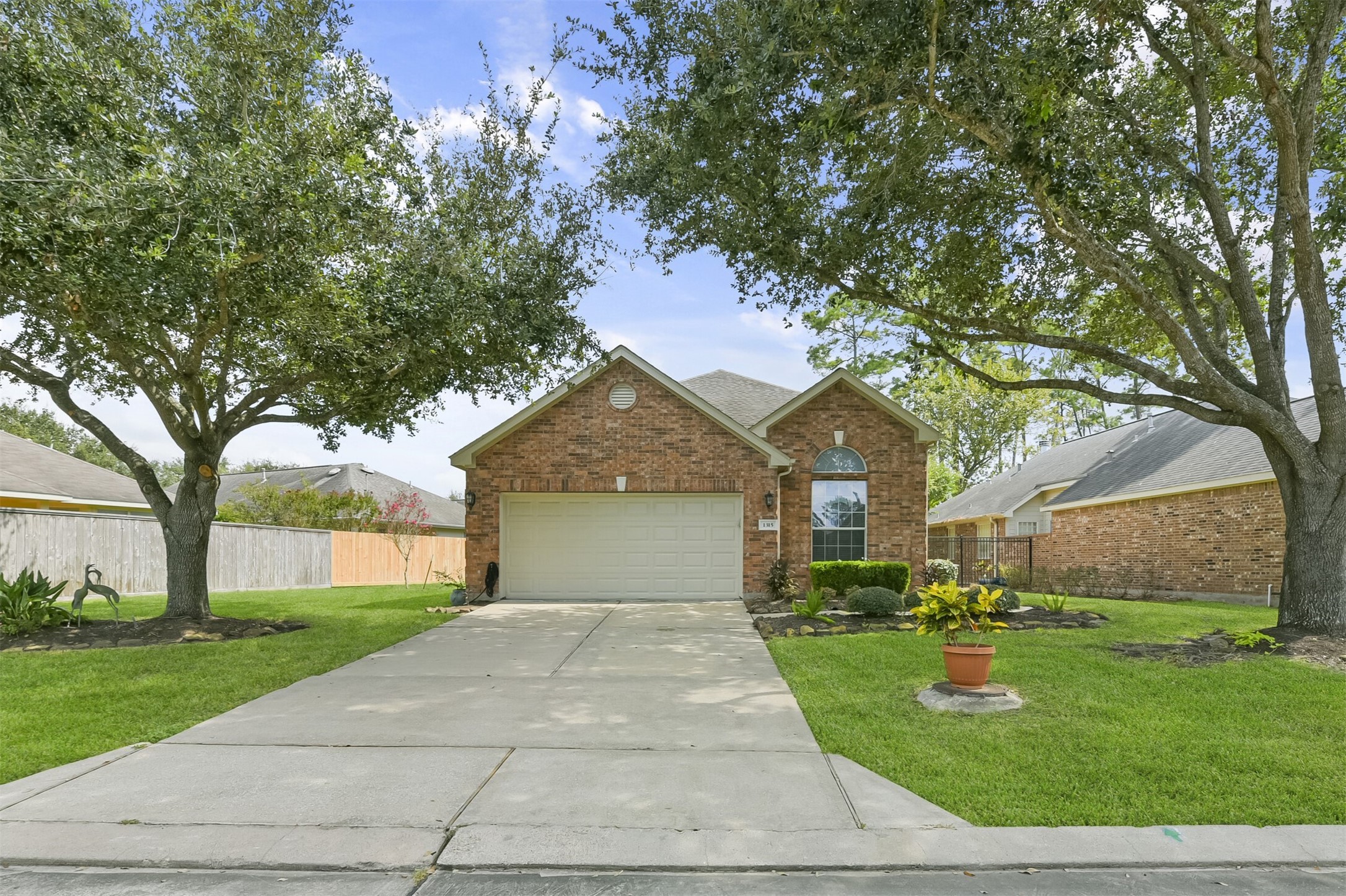 1315 N Riviera Circle Pearland TX 77581