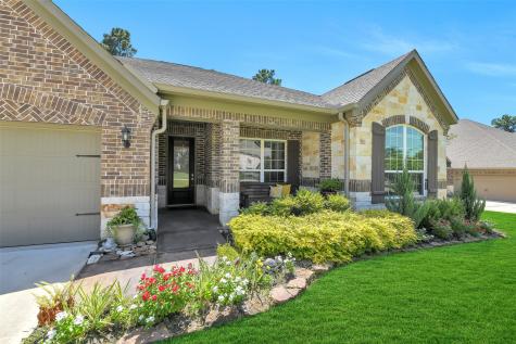 109 Magnolia Reserve Loop Magnolia TX 77354