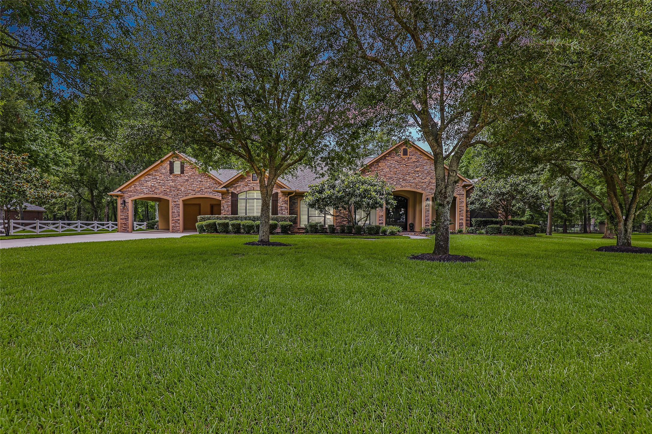 27143 Fairway Crossings Drive Huffman TX 77336
