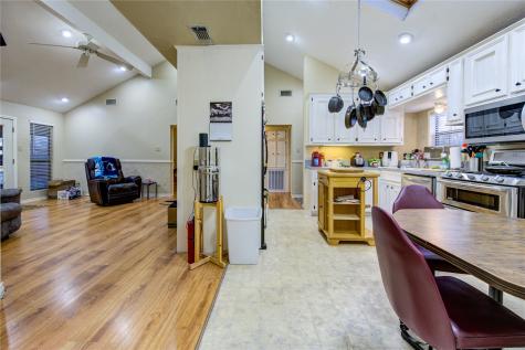 11217 Todd Street Houston TX 77055