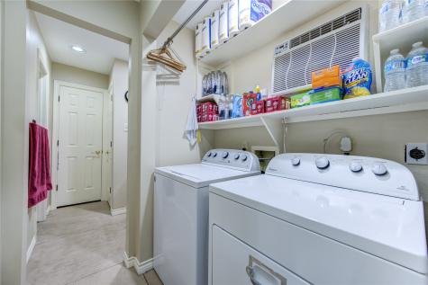 11217 Todd Street Houston TX 77055