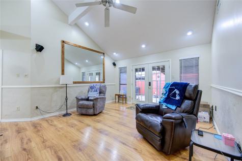 11217 Todd Street Houston TX 77055