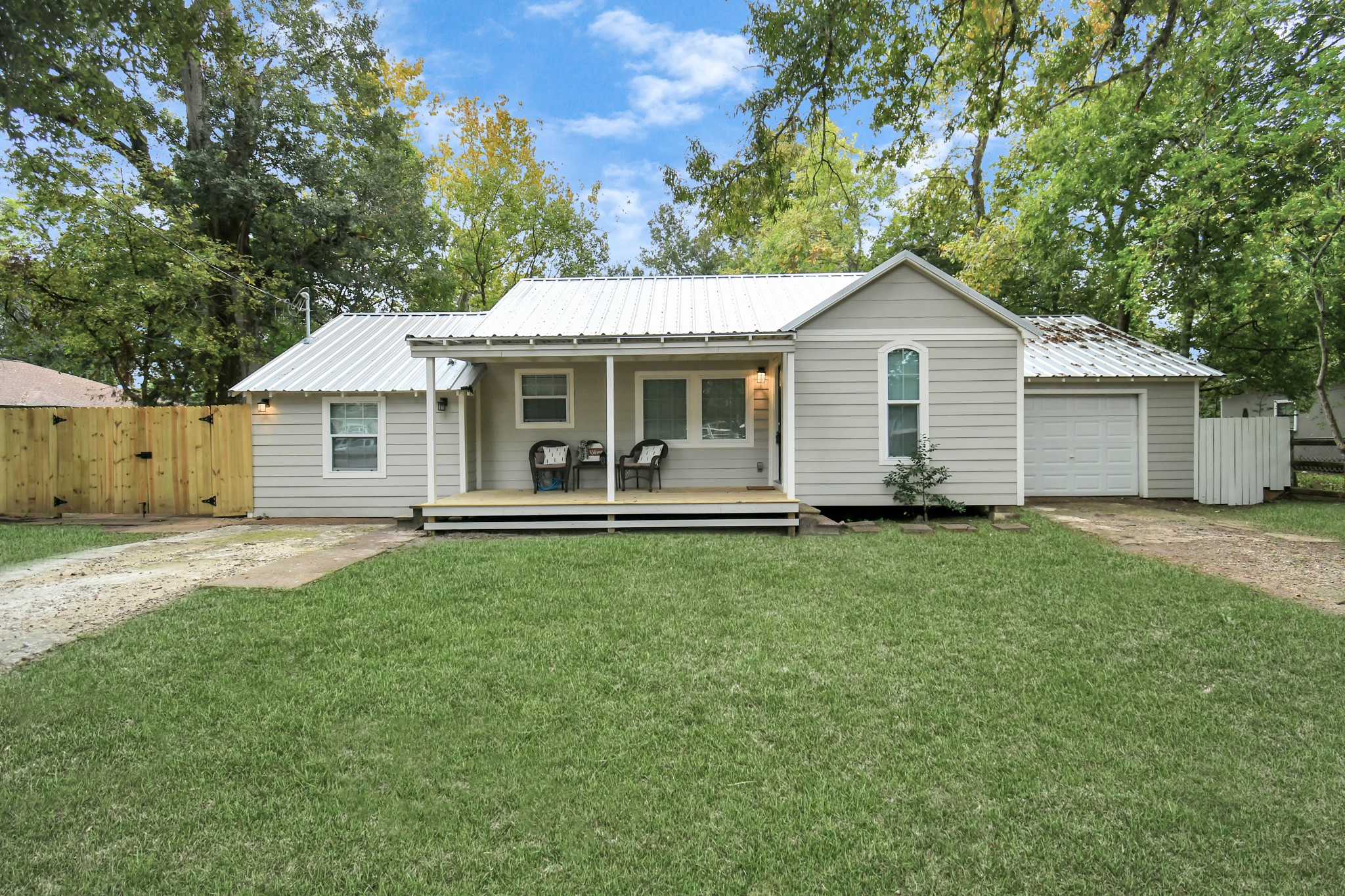 403 W Coombs Street Alvin TX 77511