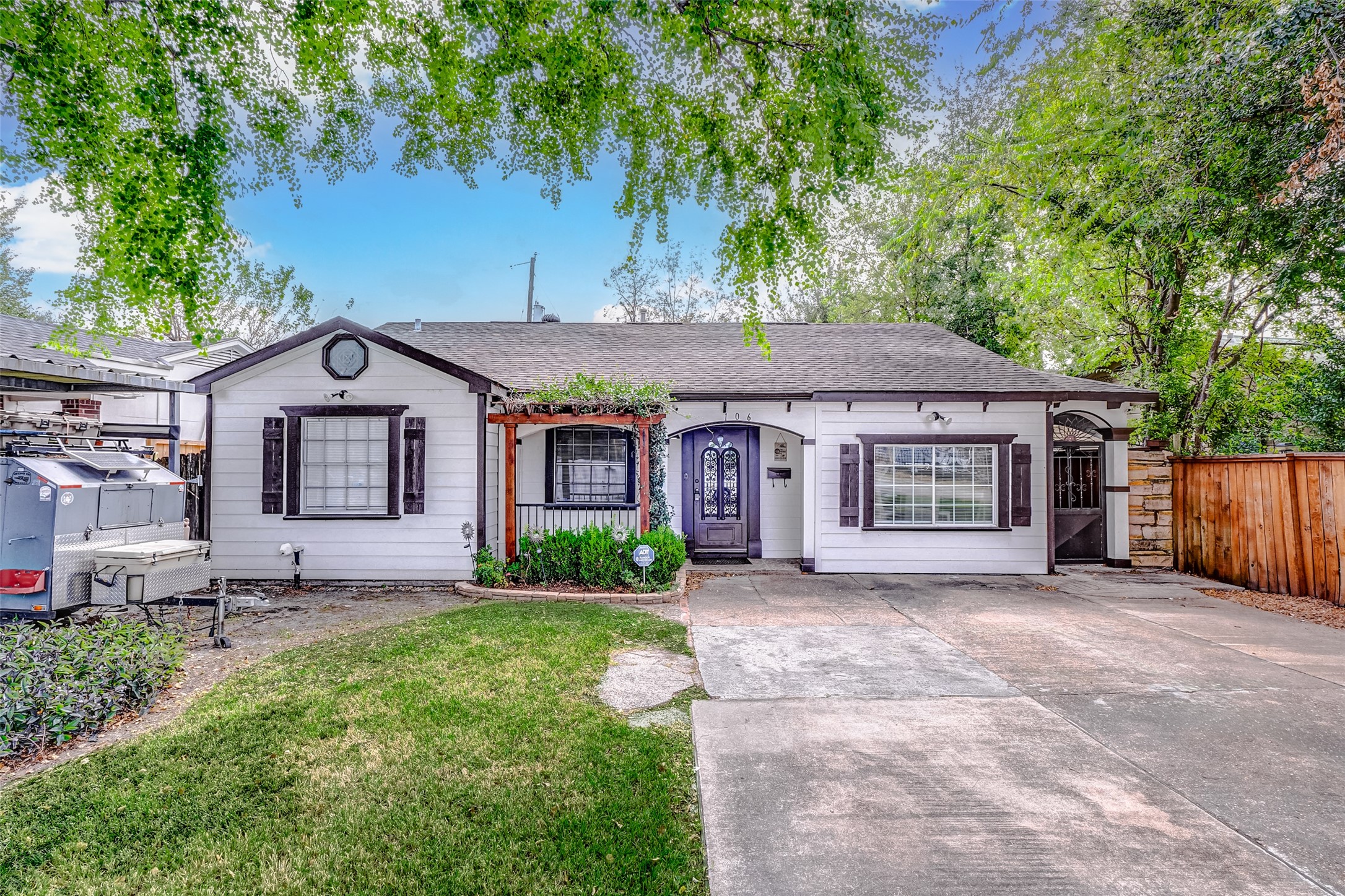 106 W Sunnyside Street Houston TX 77076