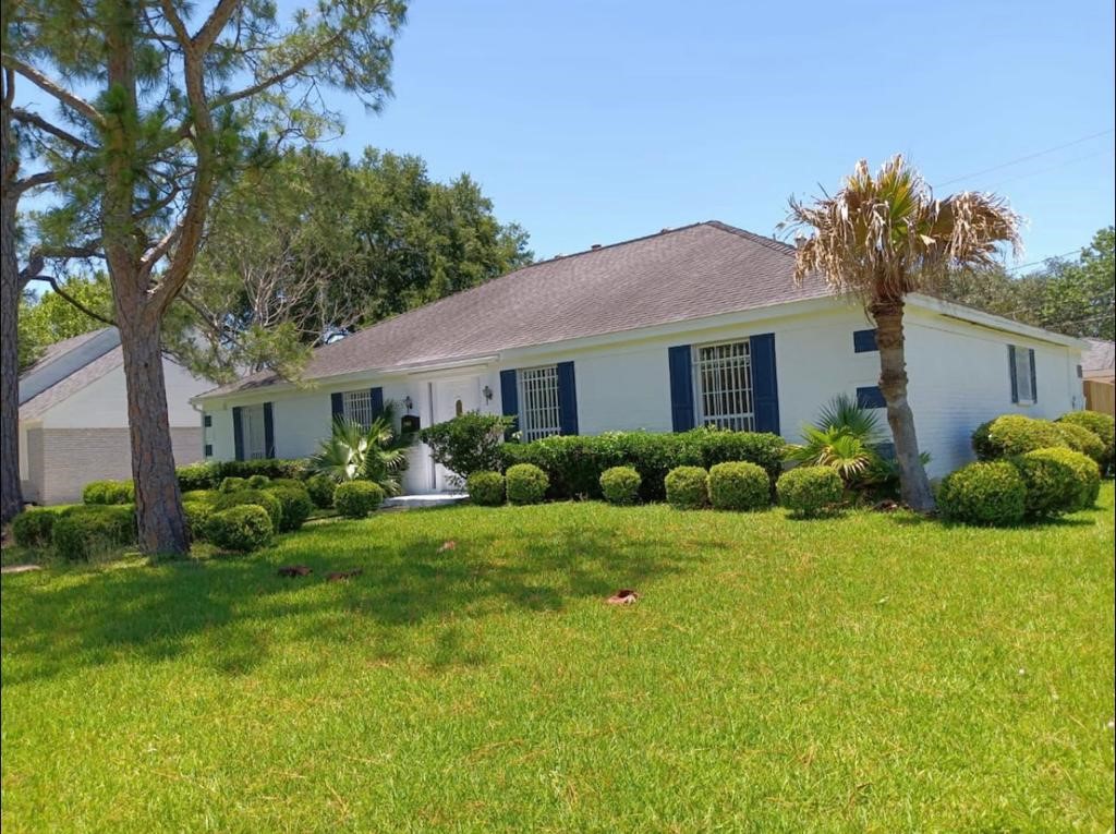 11414 Hillcroft Street Houston TX 77035