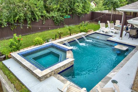 7327 Parkview Drive Hitchcock TX 77563