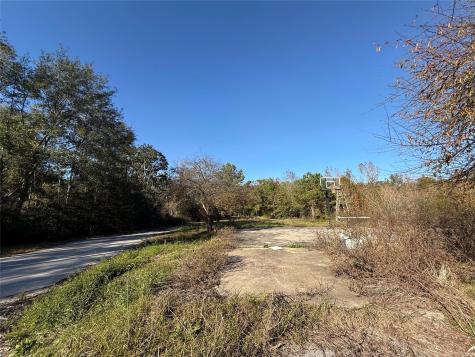 719 County Road 3880 Cleveland TX 77328