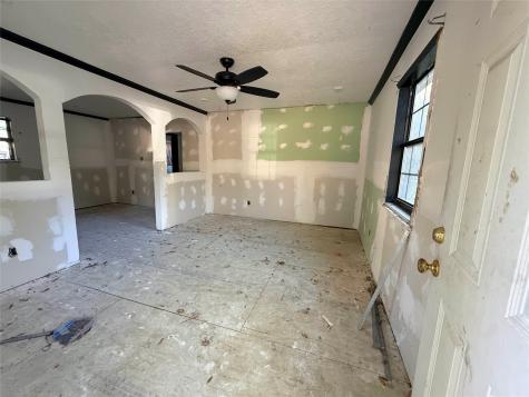 719 County Road 3880 Cleveland TX 77328