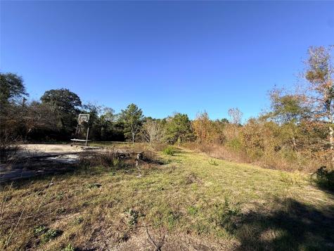 719 County Road 3880 Cleveland TX 77328