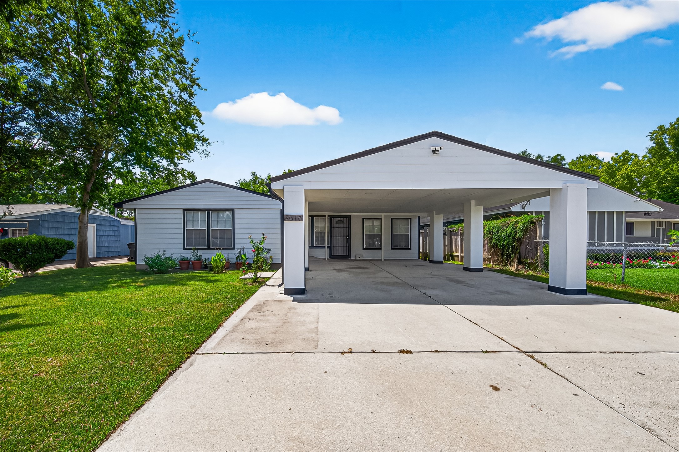 5614 Flamingo Drive Houston TX 77033