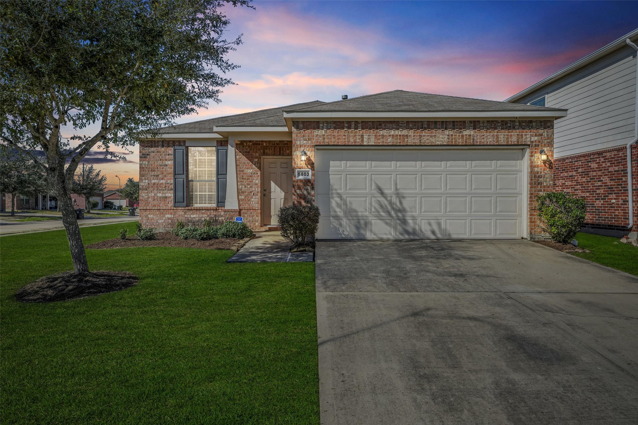 5803 Banyan Oak Court Richmond TX 77407