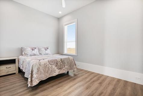 2419 Audubon Avenue Gilchrist TX 77617