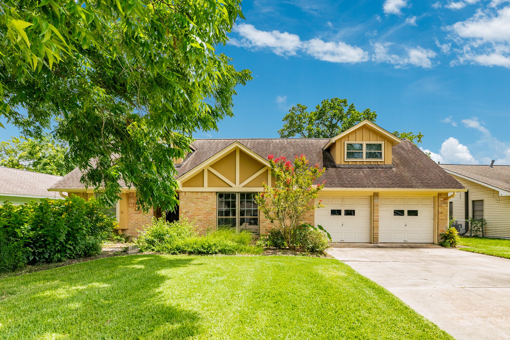 606 Center Way Street Lake Jackson TX 77566