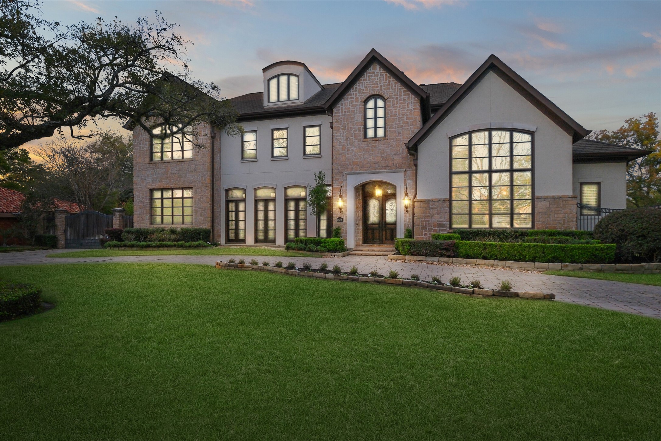 5676 Doliver Drive Houston TX 77056