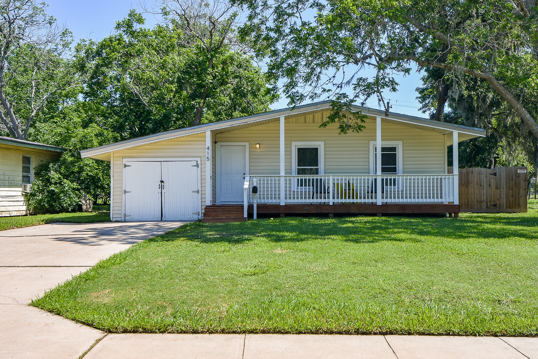 415 Winding Way Street Lake Jackson TX 77566