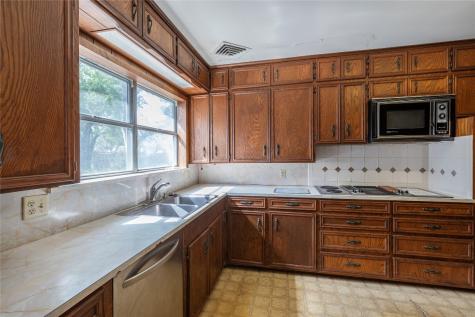 418 E Strand Street El Campo TX 77437