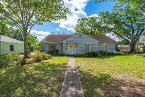 418 E Strand Street El Campo TX 77437