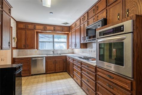 418 E Strand Street El Campo TX 77437