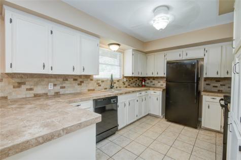 433 Southern Oaks Drive Lake Jackson TX 77566