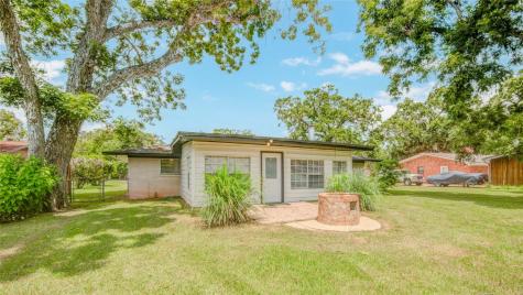433 Southern Oaks Drive Lake Jackson TX 77566